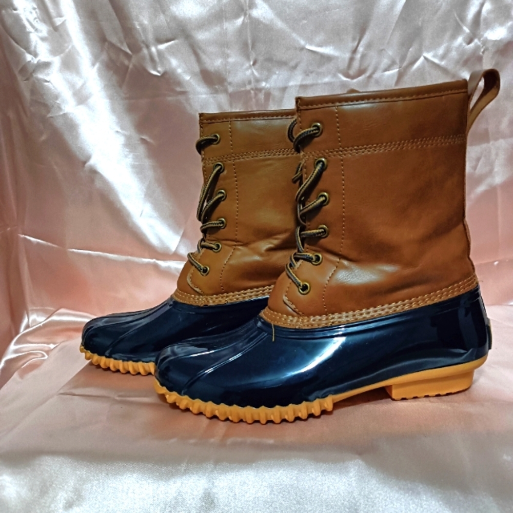 Duck boots